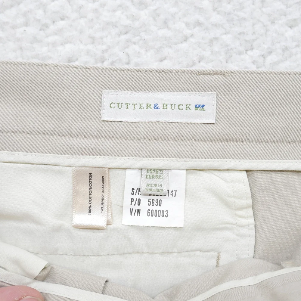 Cutter & Buck Shorts Mens Size 46 Classic Beige Flat Front Logo Back Pocket